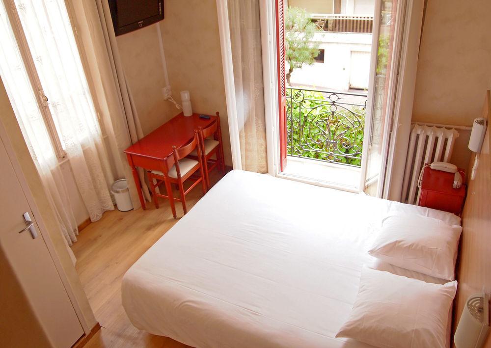Cecil Hotel 3*