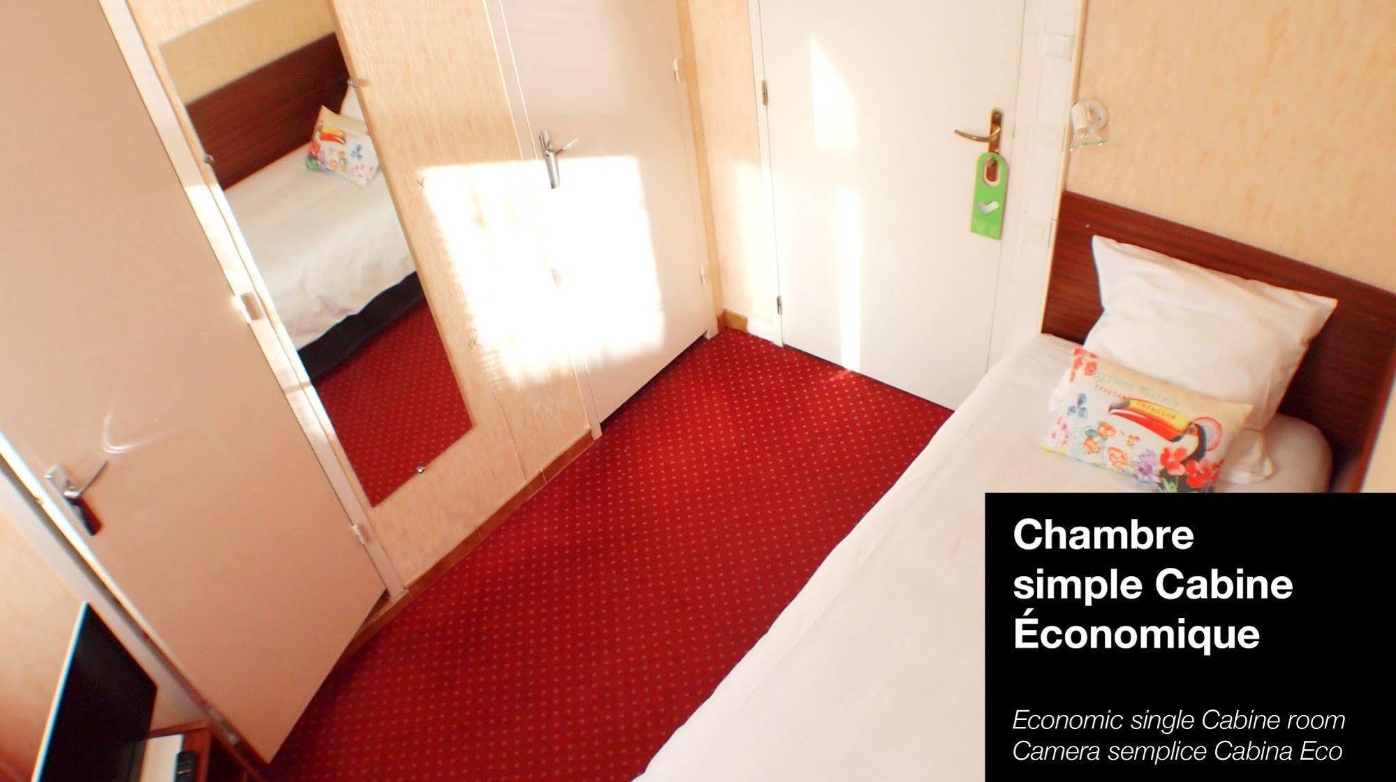 Cecil Hotel 3*